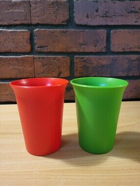 Pair of Vintage Tupperware Drink Cups 109-33 and 109-38